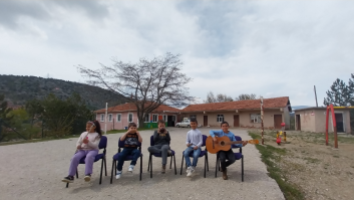 Müzikist 5 Çocuk İçin Dağ Köyü Sorgun'da
